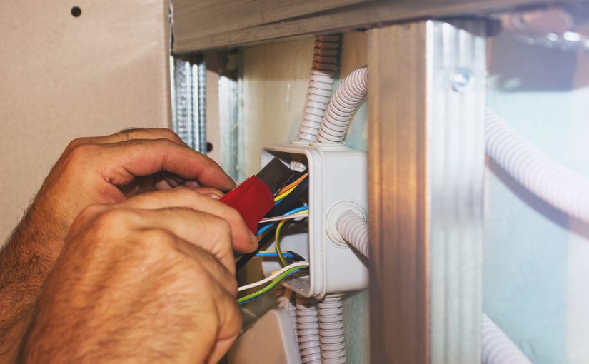 Elektryka w Domu: Innowacyjne Rozwiązania Zapewniające Bezpieczeństwo, Efektywność Energetyczną i Convenience w Codziennym Życiu Lokatorów Współczesnych Nieruchomości.